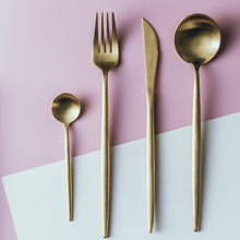 Load image into Gallery viewer, Dinnerware Set Gold